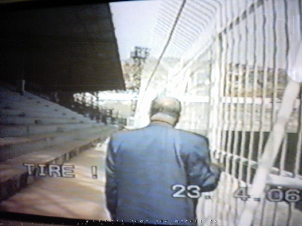 VOYAGE DU 22 29 04 2006 790 tribunes stade Monreal.jpg
